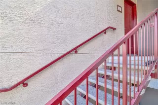 Photo #1: 2307569 Listing 