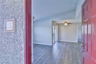 Photo #2: 2307569 Listing 