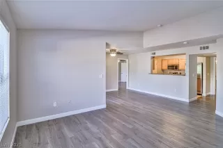 Photo #3: 2307569 Listing 