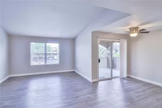 Photo #5: 2307569 Listing 