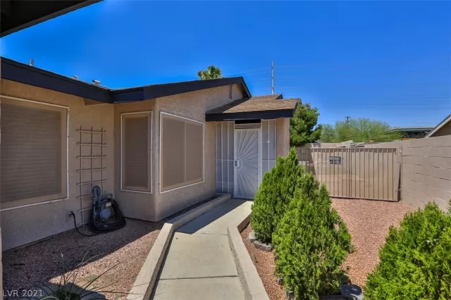 MLS: 2307578 Condo For Sale