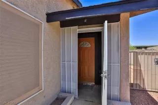 Photo #1: 2307578 Listing