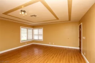 Photo #4: 2307578 Listing