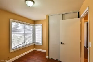 Photo #6: 2307578 Listing