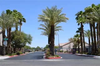 Photo #1: 2307599 Listing 