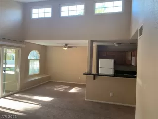 Photo #2: 2307602 Listing