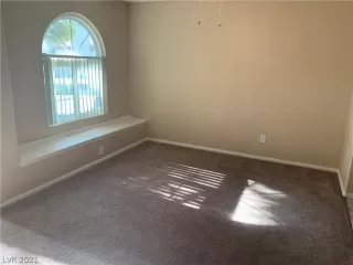 Photo #4: 2307602 Listing