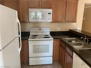 Photo #6: 2307602 Listing