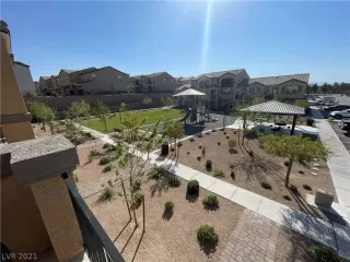 Photo #3: 2307610 Listing