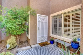 Photo #2: 2307618 Listing