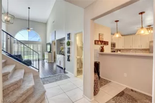 Photo #3: 2307618 Listing