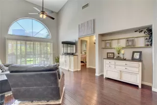 Photo #6: 2307618 Listing