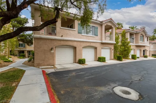 MLS: 2307657 Condo For Sale