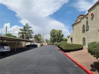 Photo #3: 2307673 Listing 