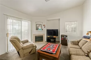 Photo #3: 2307688 Listing