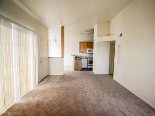 Photo #4: 2307694 Listing