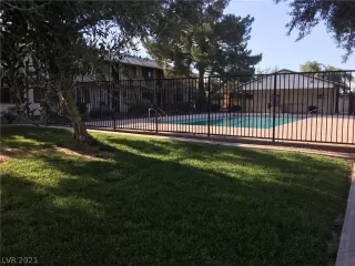 Photo #3: 2307700 Listing