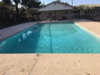 Photo #4: 2307700 Listing