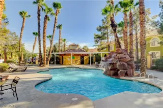 Photo #1: 2307704 Listing