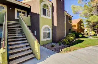 Photo #3: 2307704 Listing