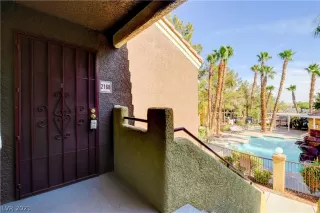 Photo #4: 2307704 Listing