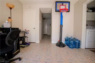 Photo #5: 2307708 Listing 