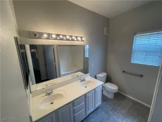 Photo #5: 2307735 Listing