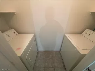 Photo #6: 2307735 Listing