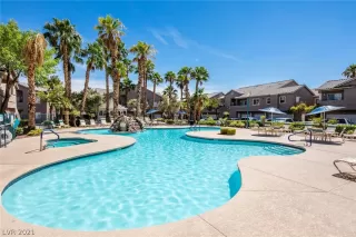 Photo #2: 2307756 Listing 