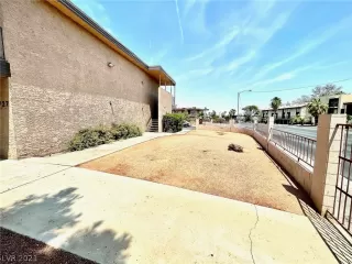 Photo #4: 2307822 Listing