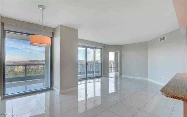 MLS: 2307844 Condo For Sale