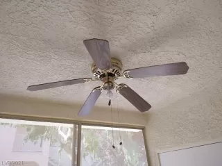 Photo #3: 2307851 Listing