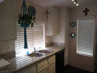 Photo #4: 2307851 Listing