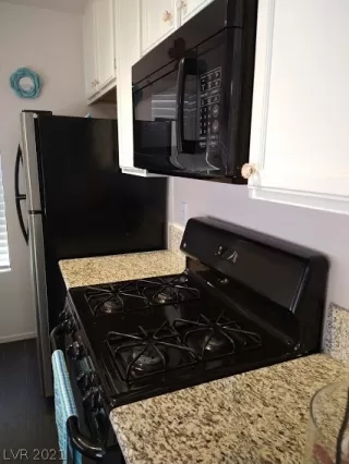 Photo #5: 2307851 Listing