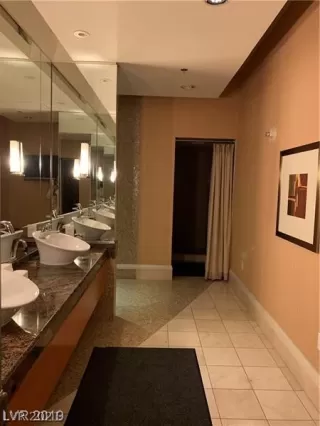 Photo #4: 2307863 Listing