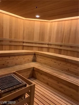 Photo #5: 2307863 Listing