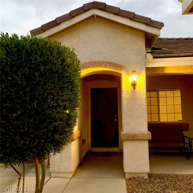 MLS: 2307865 Condo For Sale