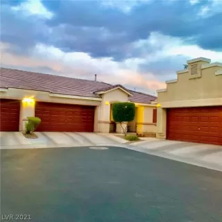 Photo #1: 2307865 Listing