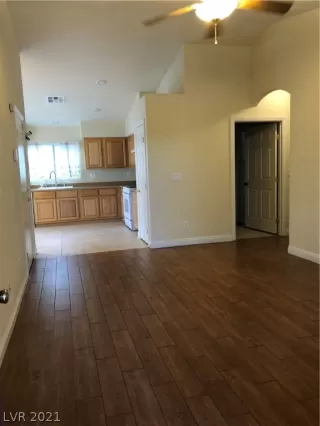 Photo #6: 2307865 Listing