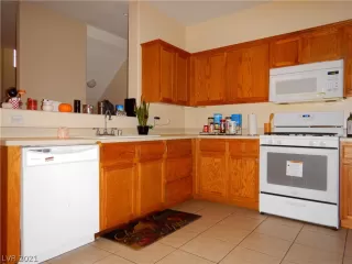 Photo #4: 2307869 Listing 