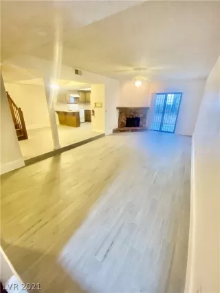 Photo #4: 2307880 Listing 