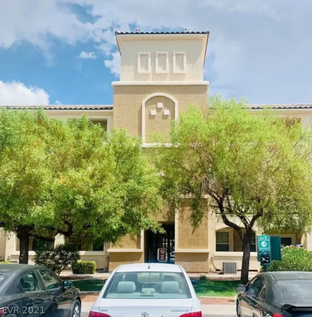 MLS: 2307888 Condo For Sale