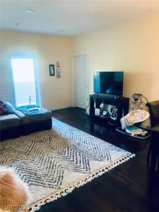 Photo #6: 2307888 Listing 