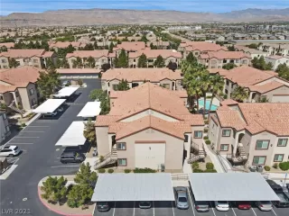 Photo #2: 2307897 Listing