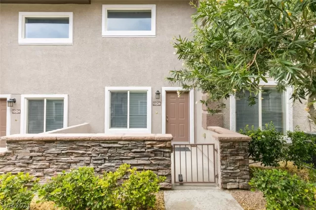 MLS: 2307907 Condo For Sale