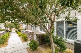 Photo #2: 2307907 Listing