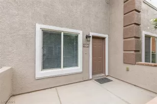 Photo #3: 2307907 Listing