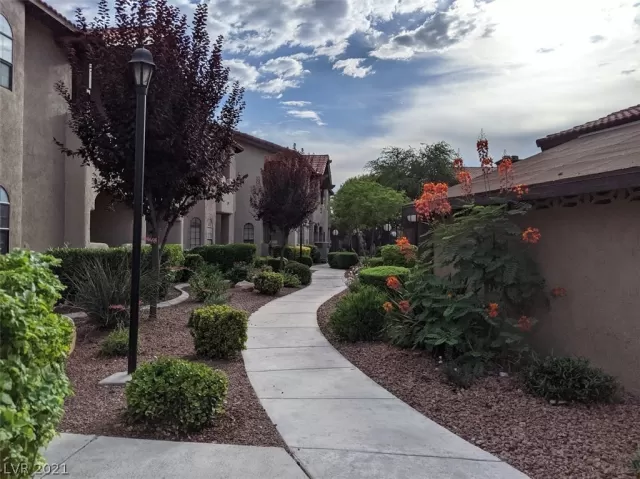 MLS: 2307939 Condo For Sale