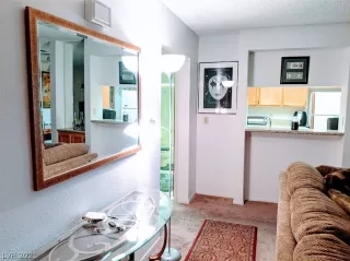 Photo #6: 2307939 Listing 