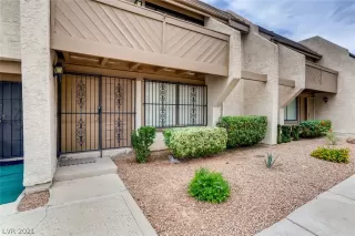 Photo #1: 2307966 Listing